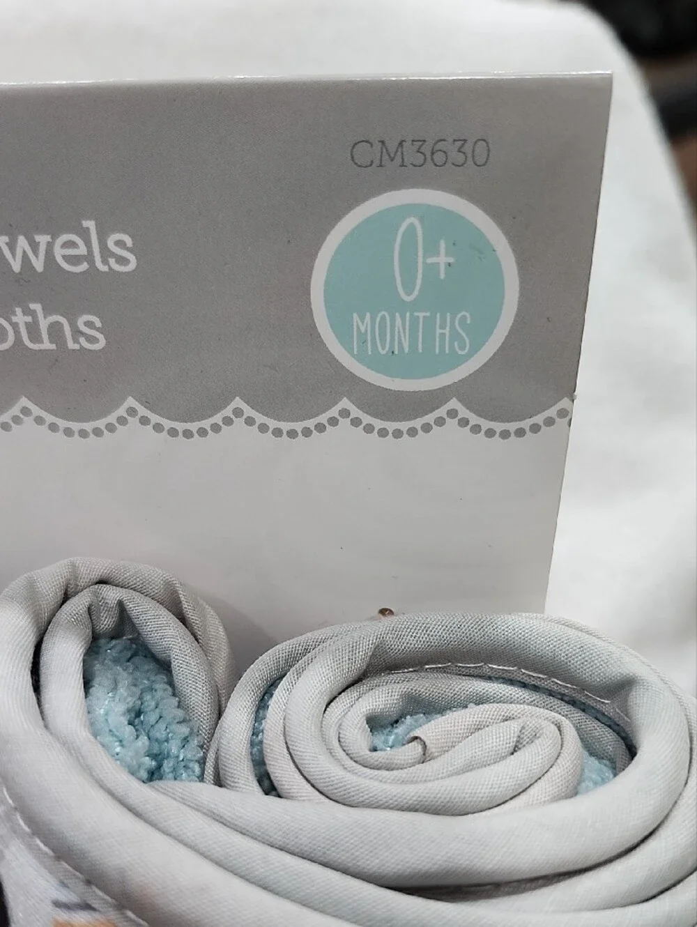 PETITE L'AMOUR BABY HOODED TOWEL AND WASHCLOTH SET